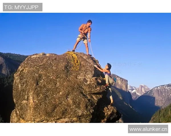 武汉攀岩队团队协作模式深度解析与其他队伍的对比研究 武汉攀岩队团队协作模式深度解析与其他队伍的对比研究