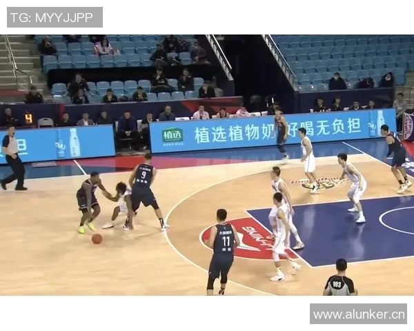 重庆篮球队耐力争议引发热议球迷与专家各执己见的背后故事 重庆篮球队耐力争议引发热议球迷与专家各执己见的背后故事