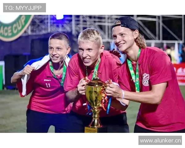 足球明星联队阵容揭秘全球顶尖球员齐聚一堂展现足球魅力 足球明星联队阵容揭秘全球顶尖球员齐聚一堂展现足球魅力