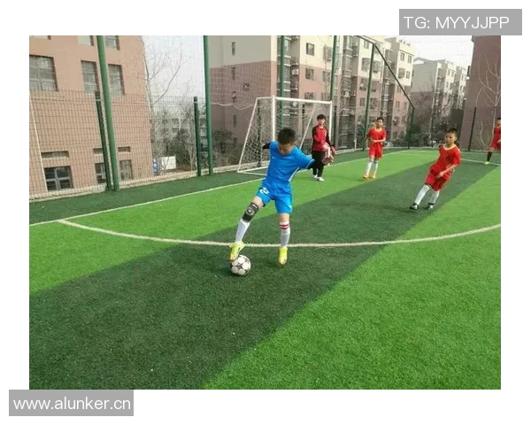 足球明星魅力无限的精彩画作展现与欣赏之旅 足球明星魅力无限的精彩画作展现与欣赏之旅